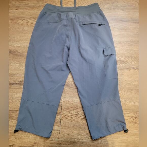 Women's Rlaged Grey Cargo Capri's SZ Medium - Picture 3 of 9